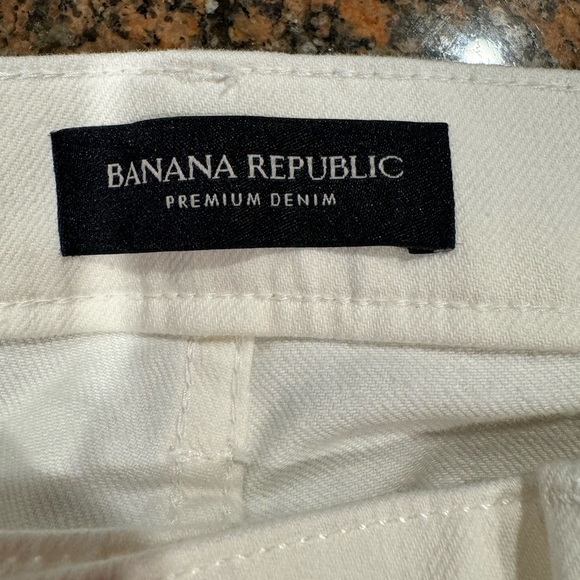Banana Republic white “Girlfriend” jeans. Sz 27 - Picture 7 of 8